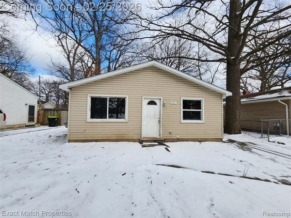 674 Parkwood Avenue, Pontiac, MI 48340
