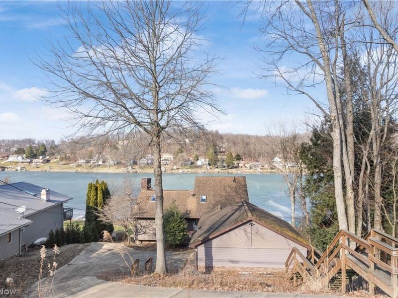 44 Cheyenne Trail, Malvern, OH 44644 Photo 2