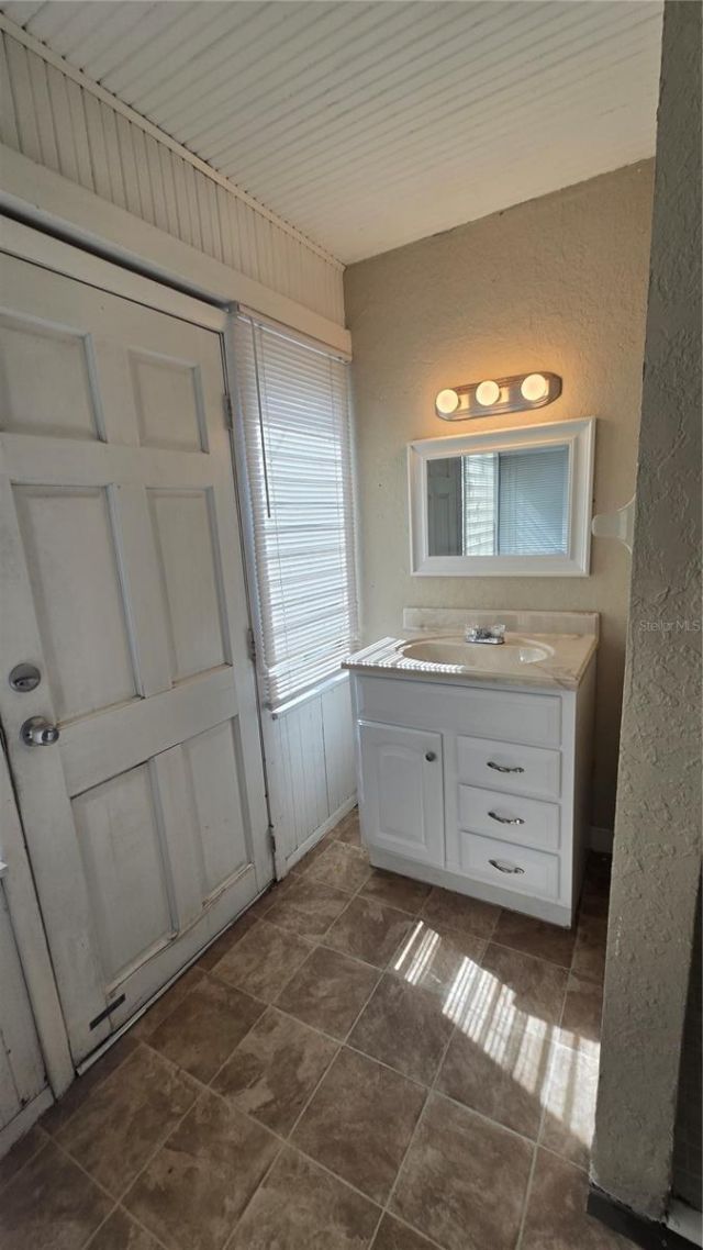 3940 Burlington Avenue N, Saint Petersburg, FL 33713 Photo