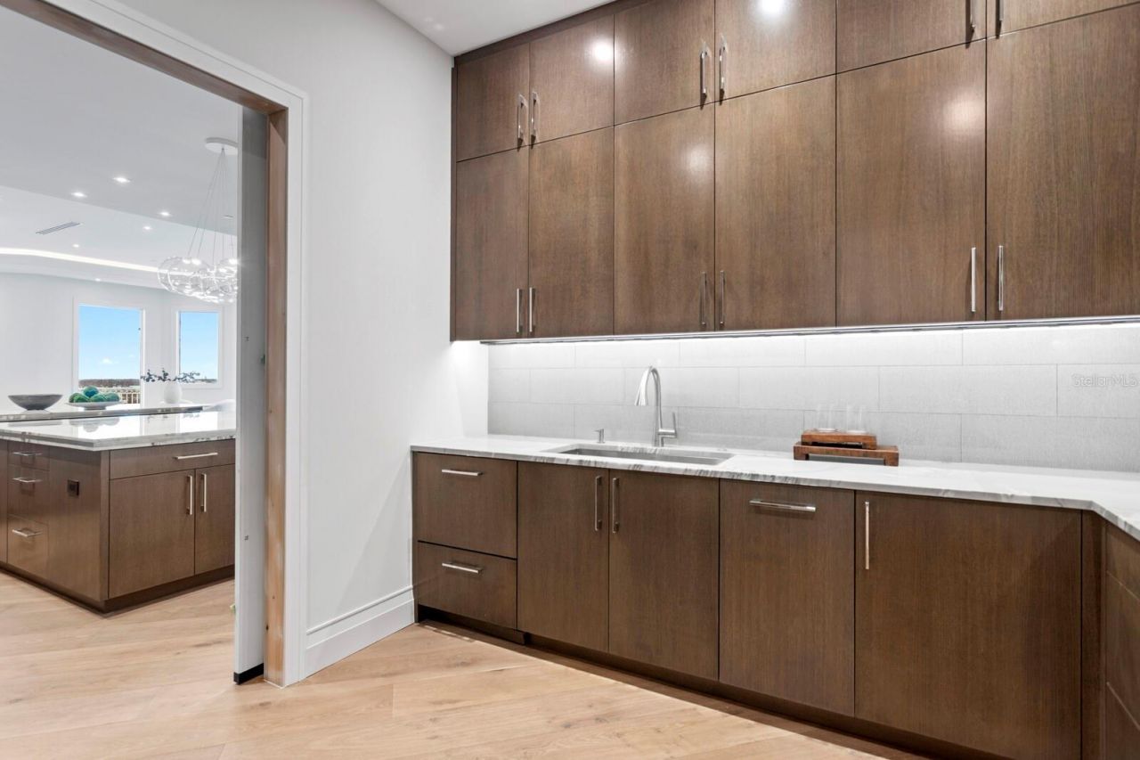 555 5th Avenue Ne, Unit PH1, Saint Petersburg, FL 33701 Photo