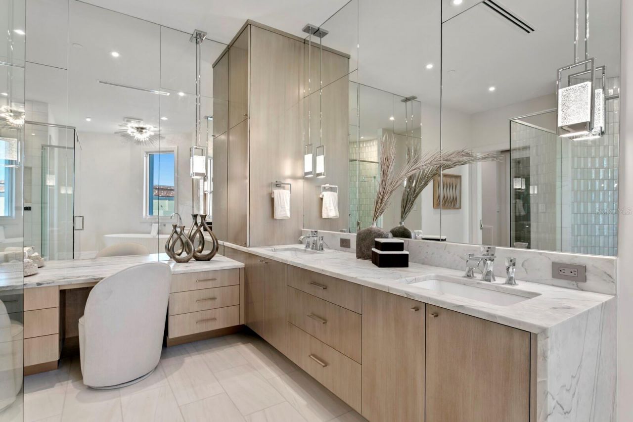 555 5th Avenue Ne, Unit PH1, Saint Petersburg, FL 33701 Photo