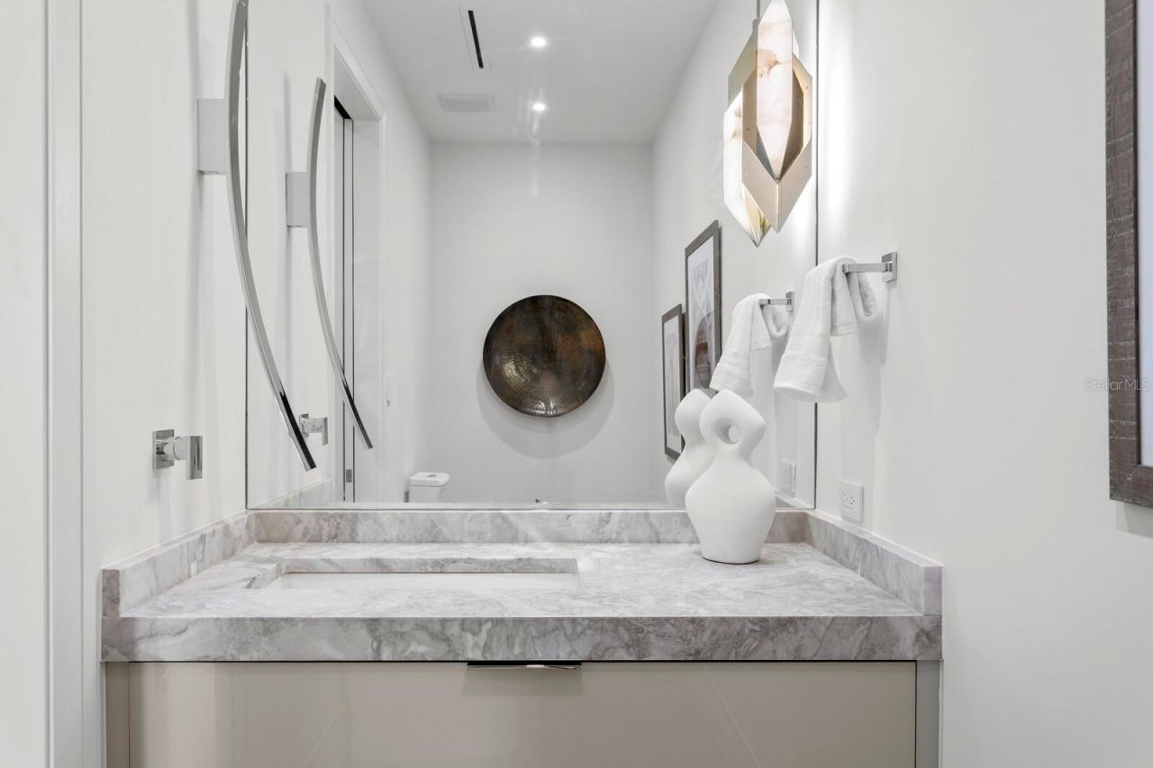 555 5th Avenue Ne, Unit PH1, Saint Petersburg, FL 33701 Photo