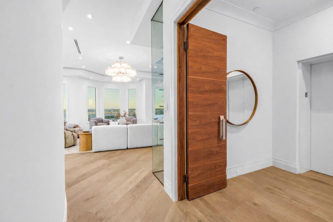 555 5th Avenue Ne, Unit PH1, Saint Petersburg, FL 33701 Photo