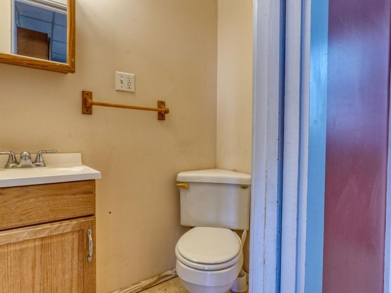 908 N 8th Street , Cambridge, OH 43725 Photo 10