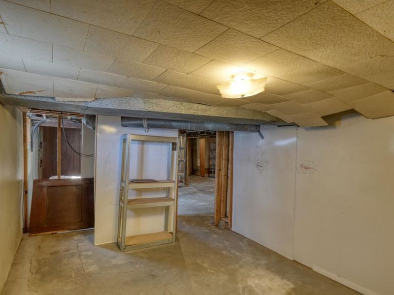 908 N 8th Street , Cambridge, OH 43725 Photo 29