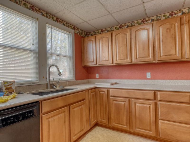 908 N 8th Street , Cambridge, OH 43725 Photo 6