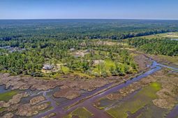 110 Peninsula Drive photo 4