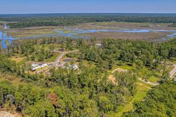 110 Peninsula Drive photo 4