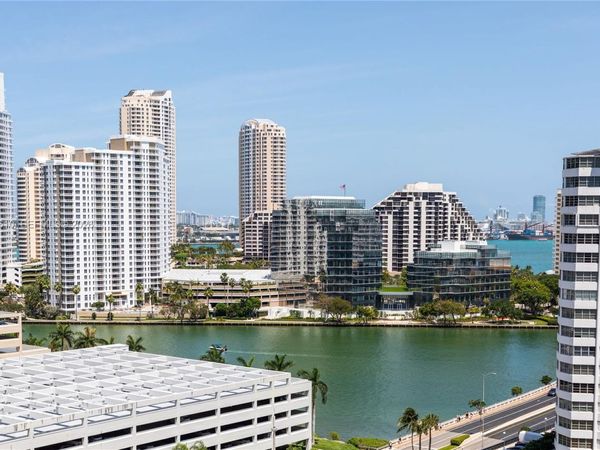 950 Brickell Bay Dr , Unit 1504, Miami, FL 33131