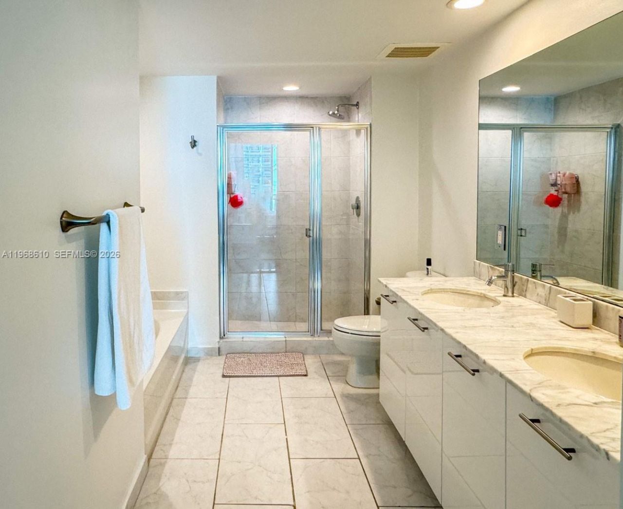 950 Brickell Bay Dr , Unit 1504, Miami, FL 33131 Photo