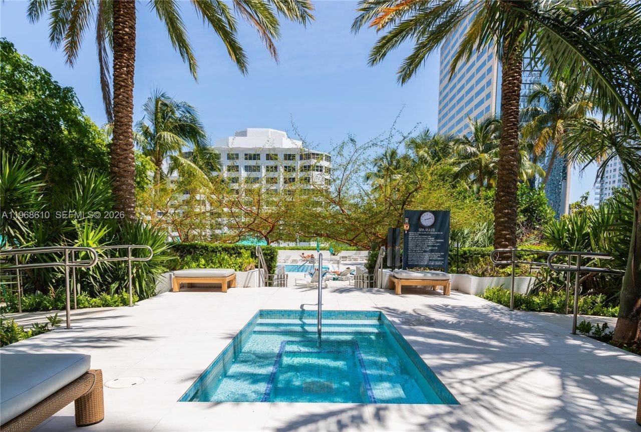 950 Brickell Bay Dr , Unit 1504, Miami, FL 33131 Photo