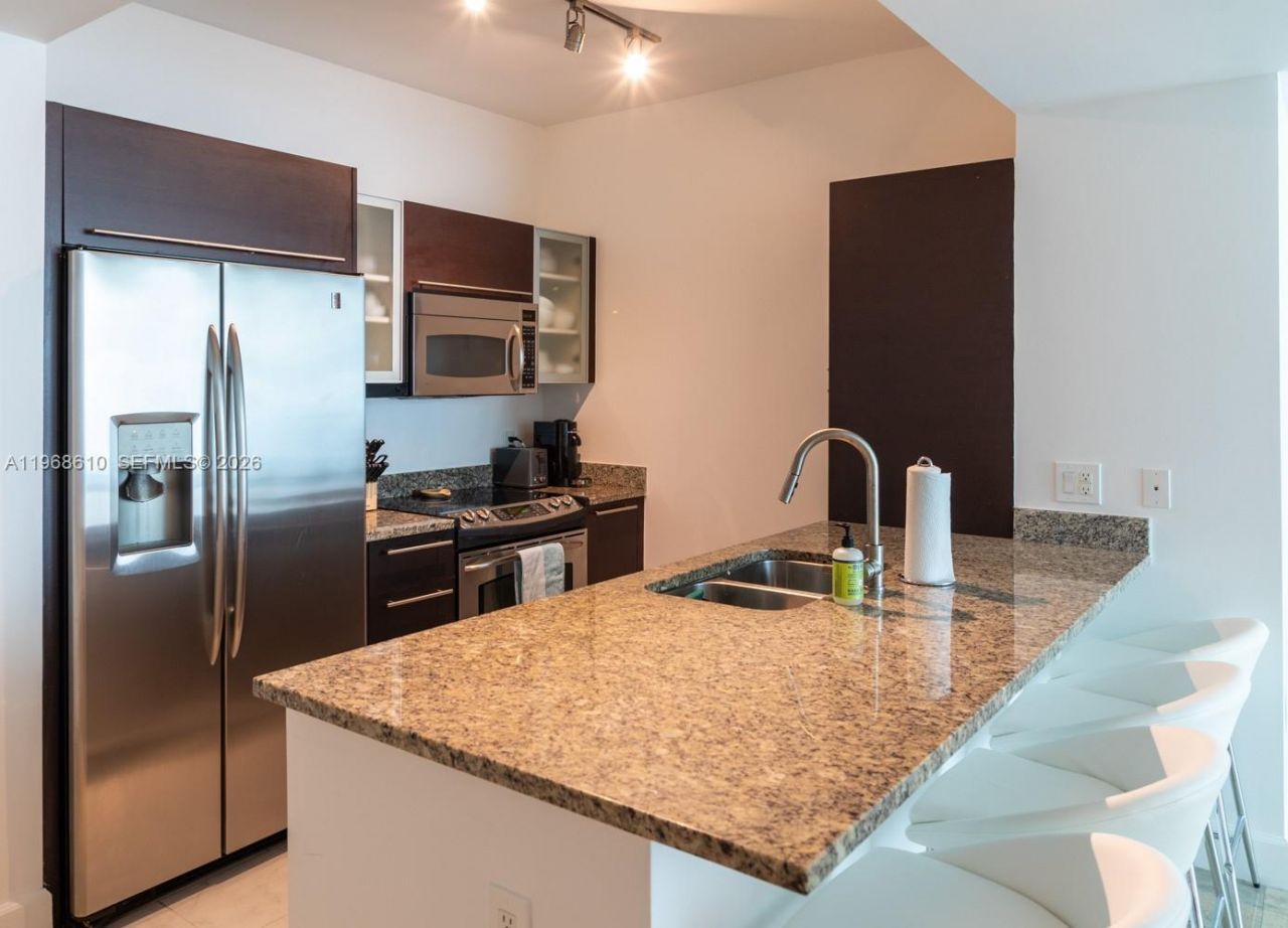 950 Brickell Bay Dr , Unit 1504, Miami, FL 33131 Photo