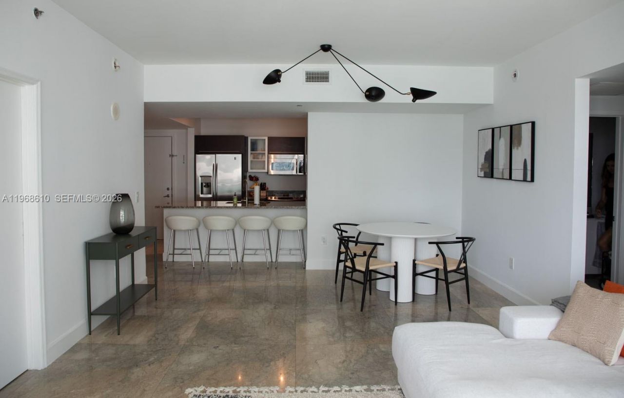 950 Brickell Bay Dr , Unit 1504, Miami, FL 33131 Photo