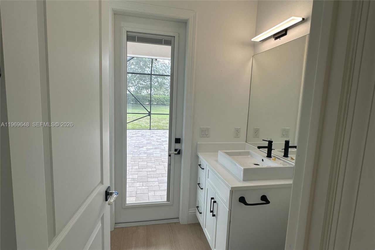 520 Caroline Drive, Vero Beach, FL 32968 Photo