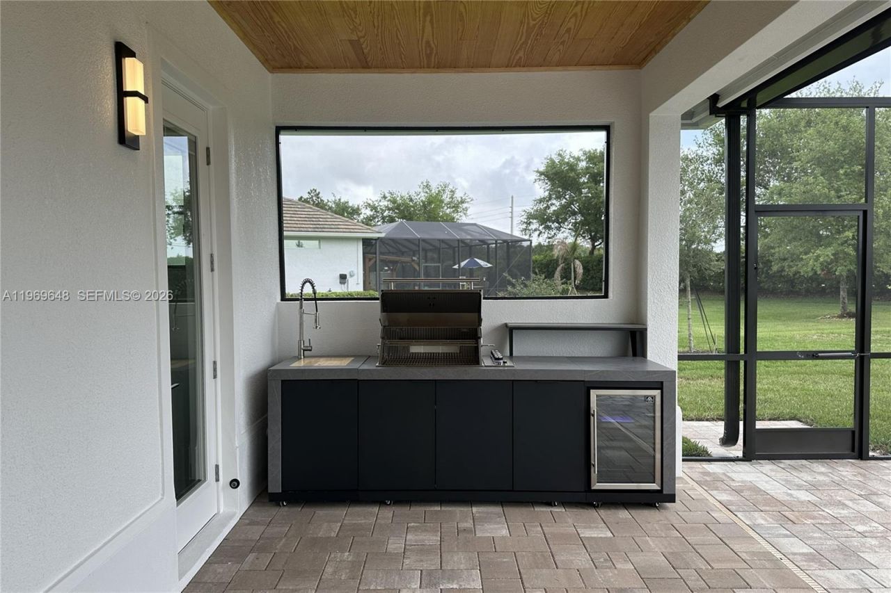 520 Caroline Drive, Vero Beach, FL 32968 Photo