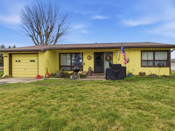 210 S Star St, La Crosse, WA 99143