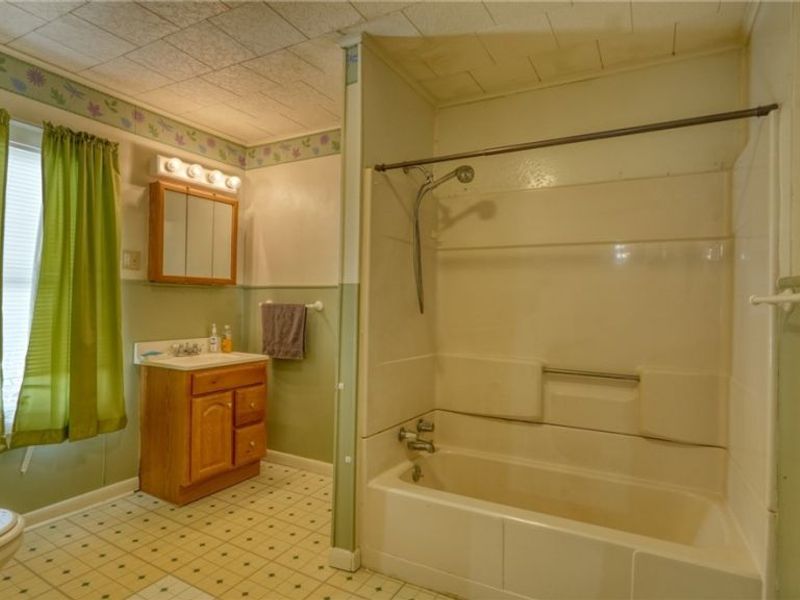 908 N 8th Street, Cambridge, OH 43725 Photo 15