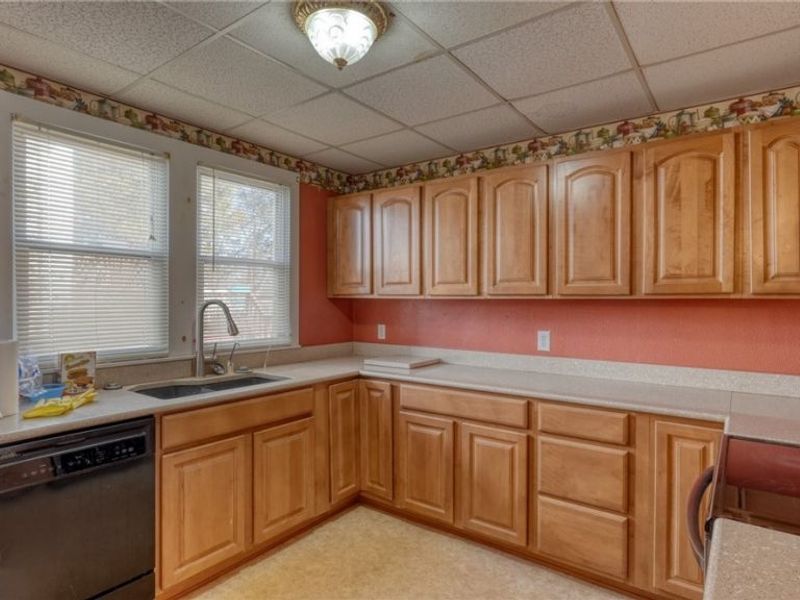 908 N 8th Street, Cambridge, OH 43725 Photo 4