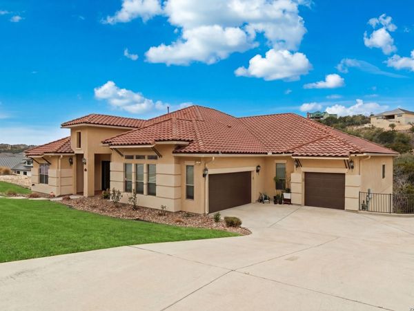 17907 QUEEN CIR, San Antonio, TX 78255