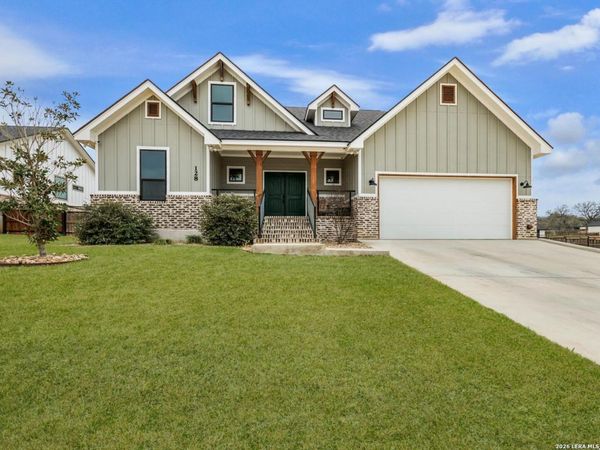 128 Juniper Point, La Vernia, TX 78121