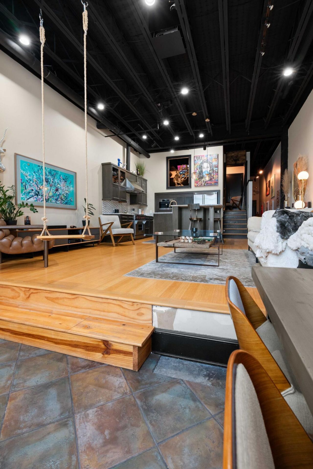 517 King Street Photo 11