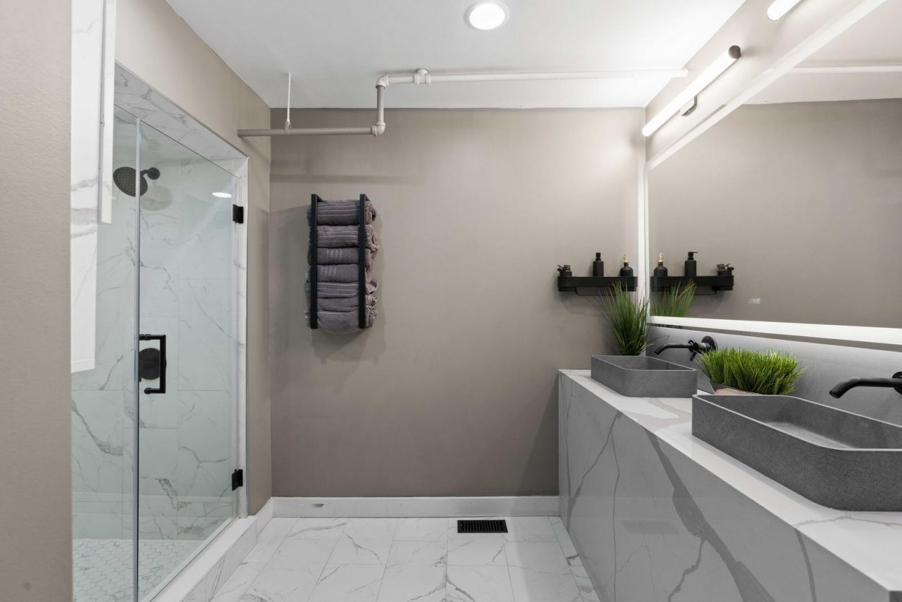 517 King Street Photo 19