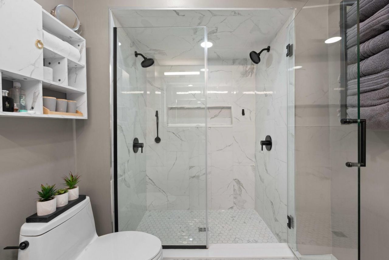 517 King Street Photo 20