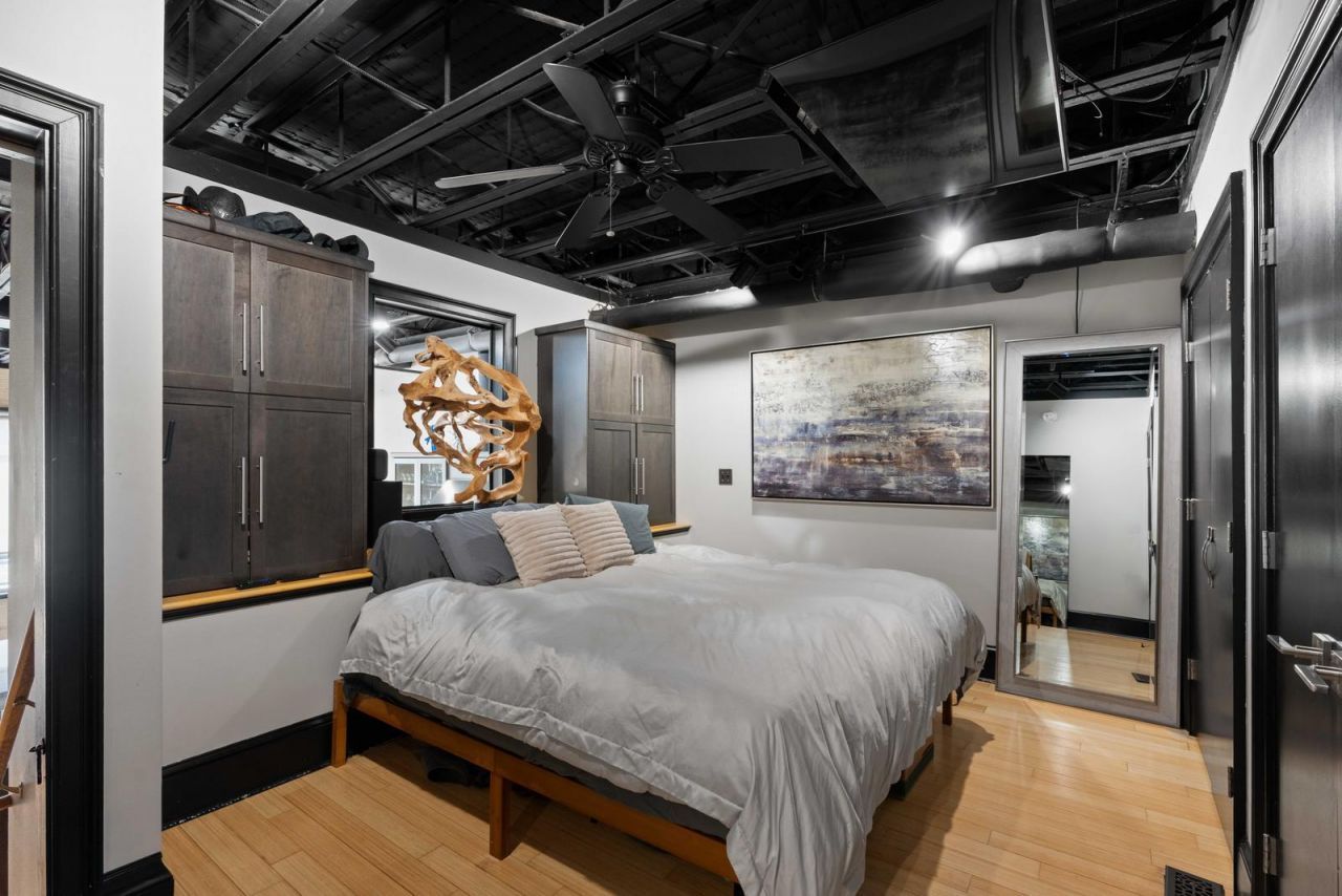 517 King Street Photo 22