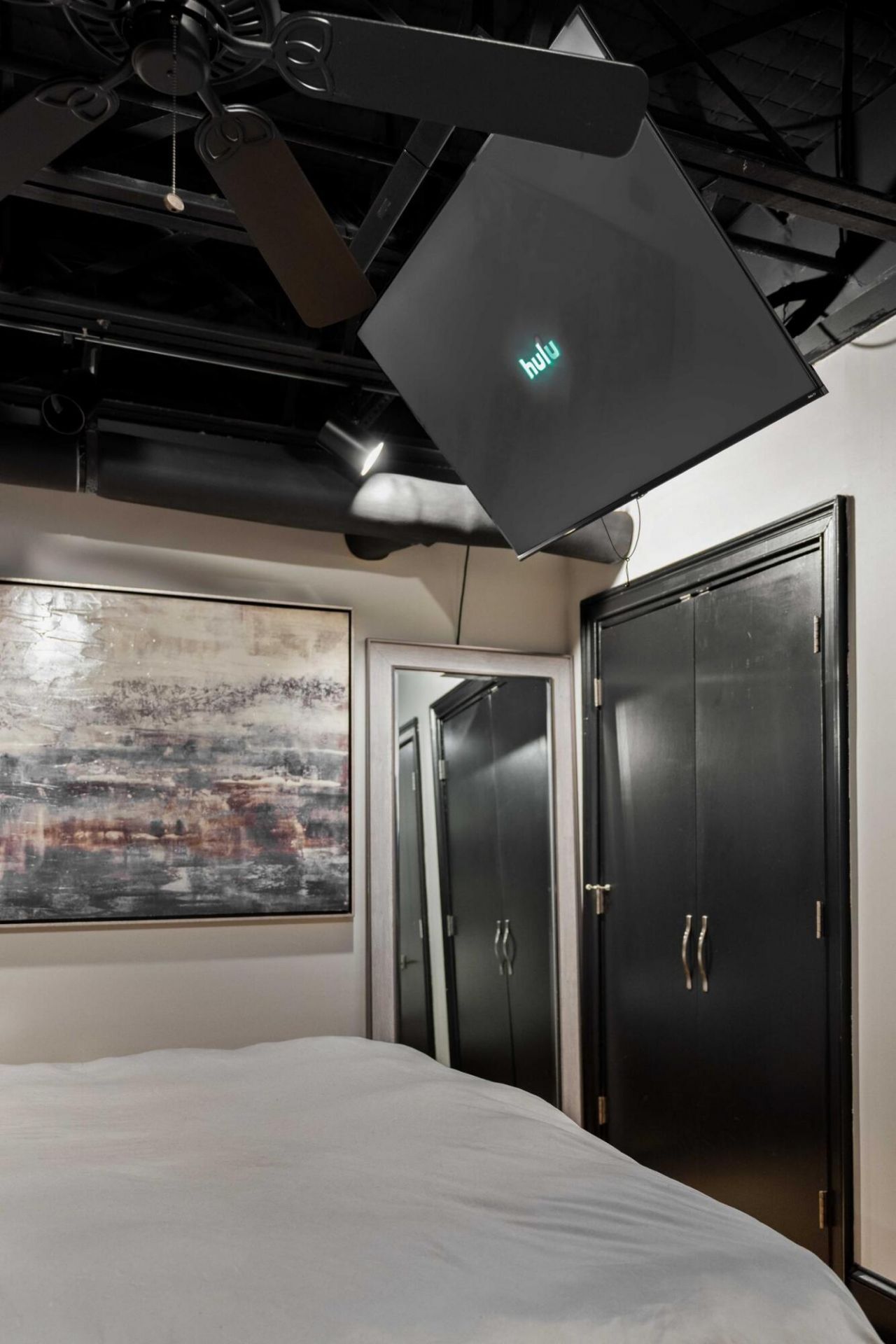 517 King Street Photo 24