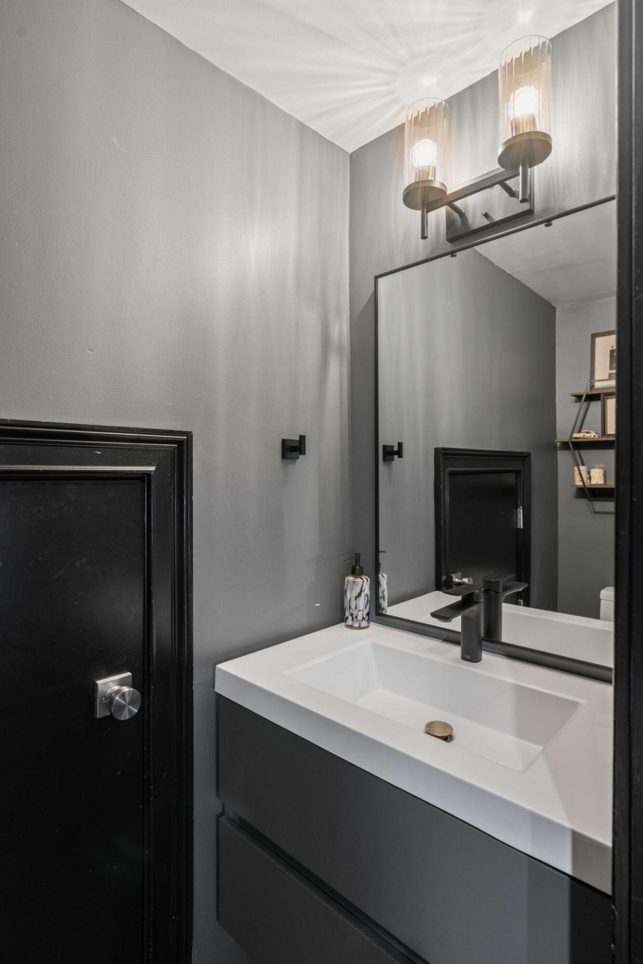 517 King Street Photo 26