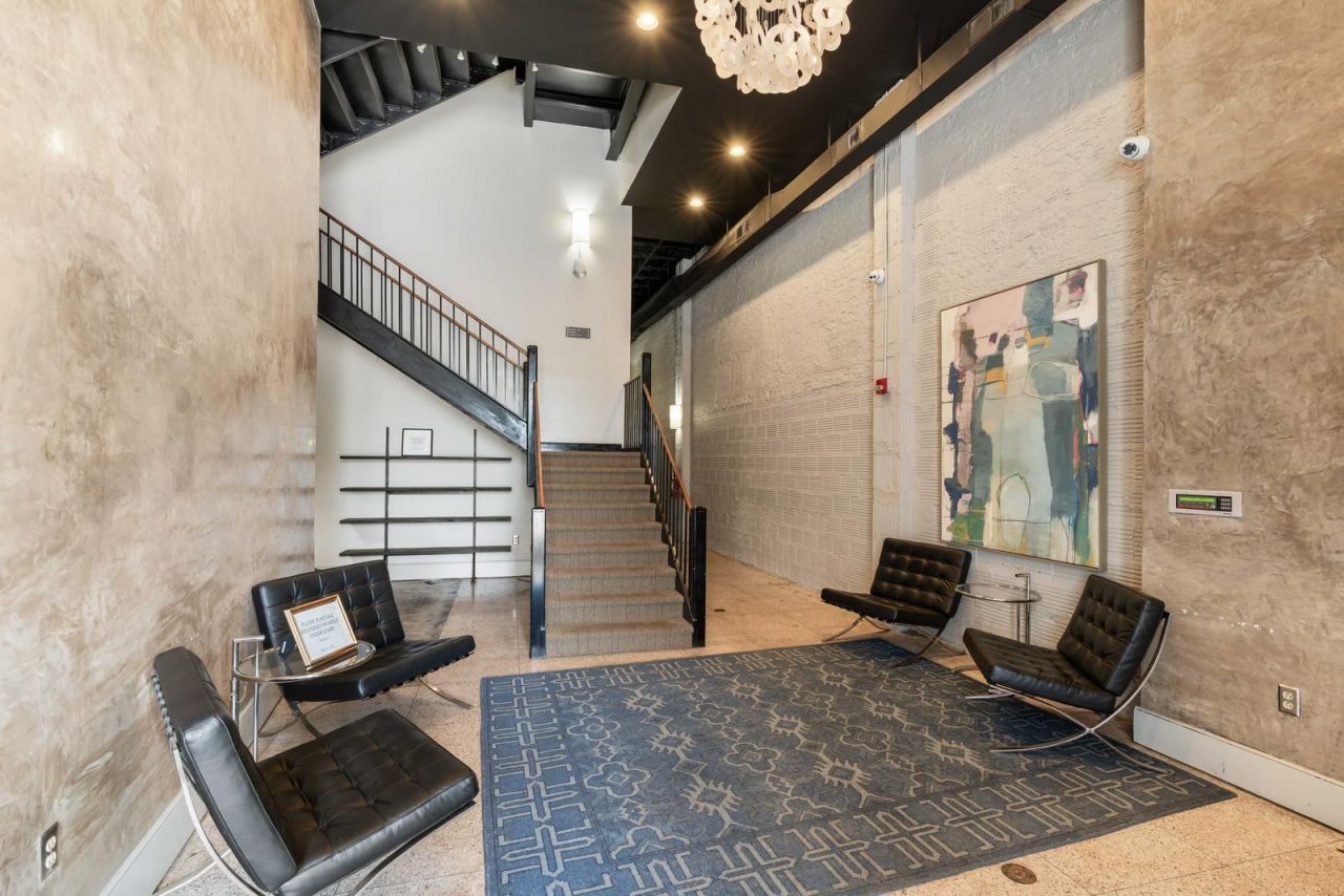 517 King Street Photo 31