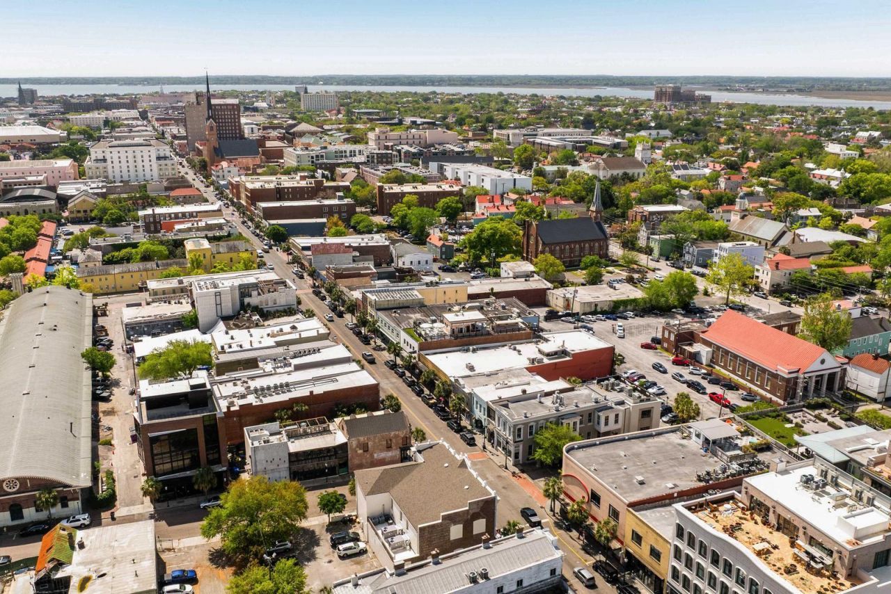 517 King Street Photo 36