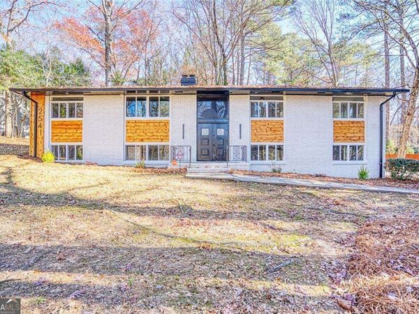 2541 Peyton Woods Trail SW, Atlanta, GA 30311