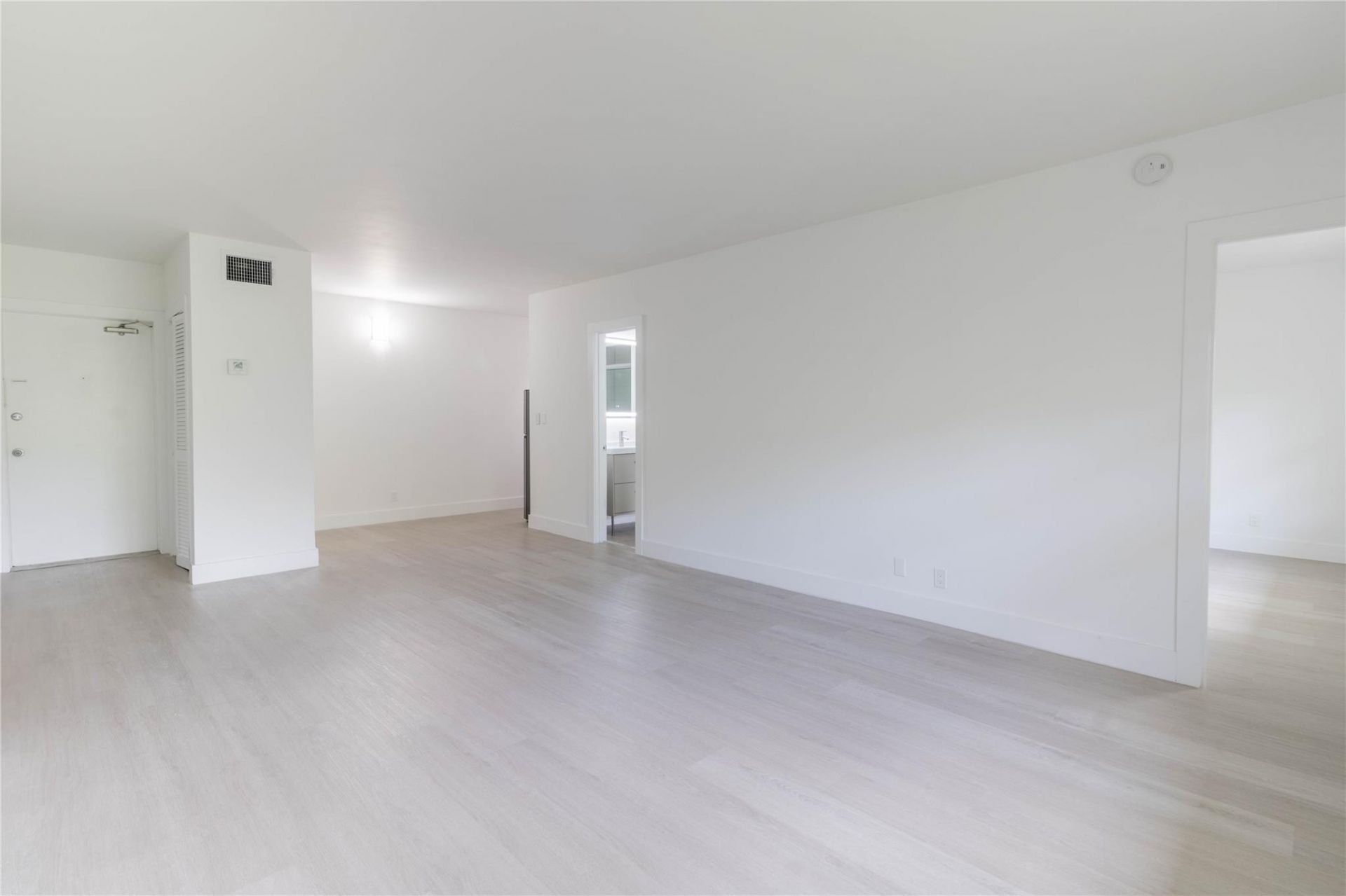 2424 SE 17th Street, Unit 305B, Fort Lauderdale, FL 33316 Photo