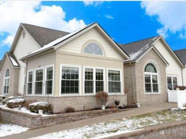 1224 Abbey Court, Westland, MI 48185