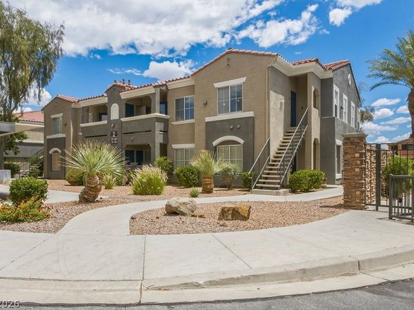 10245 MARYLAND, Unit 201, Las Vegas, NV 89183