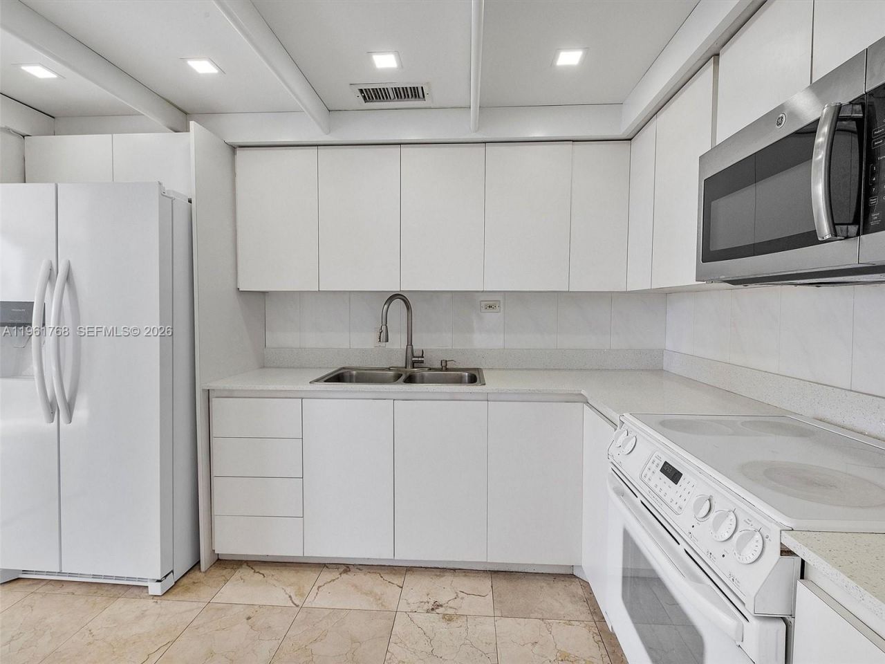 900 Bay Dr, Unit 1012, Miami Beach, FL 33141 Photo