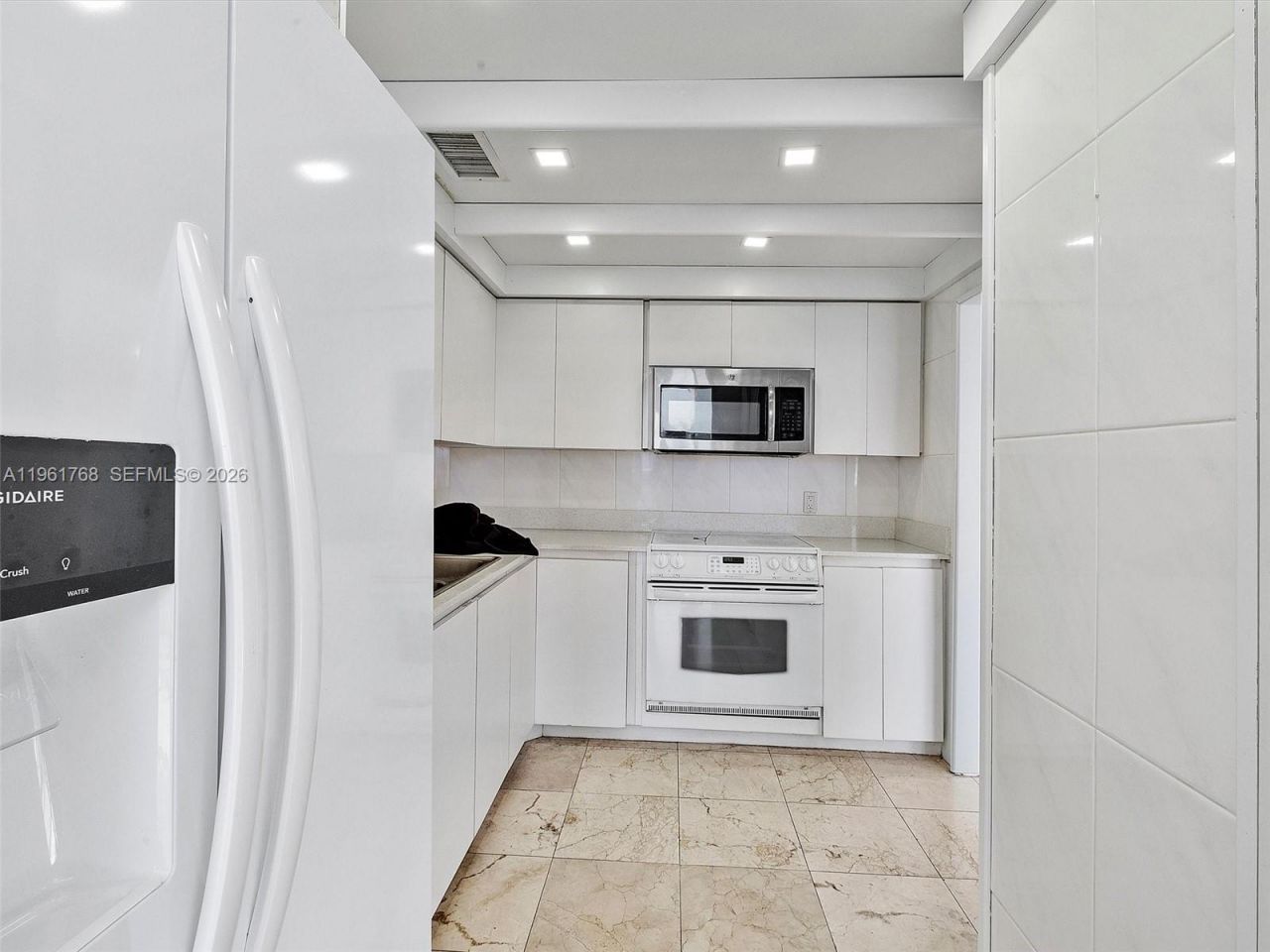 900 Bay Dr, Unit 1012, Miami Beach, FL 33141 Photo