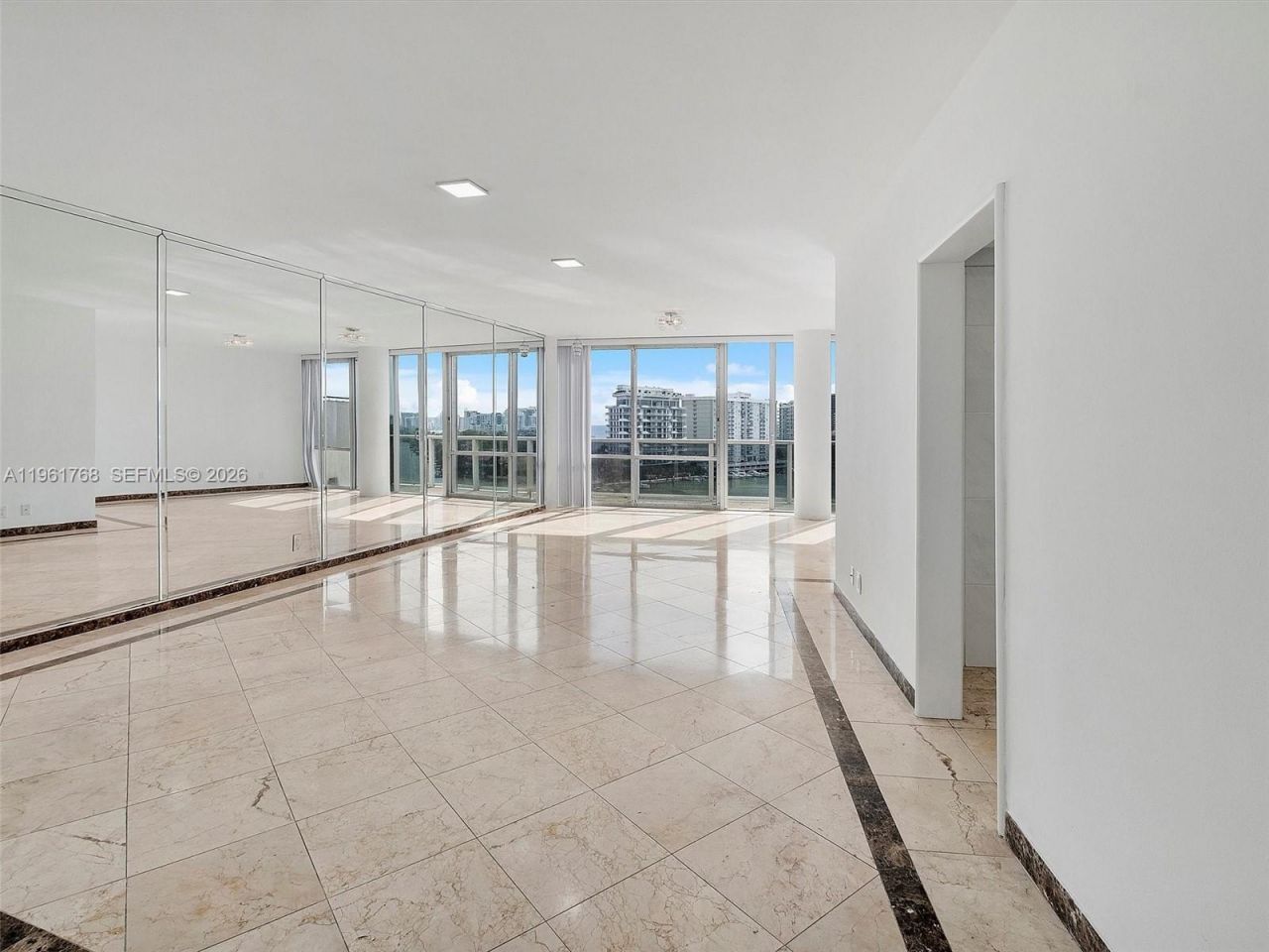 900 Bay Dr, Unit 1012, Miami Beach, FL 33141 Photo