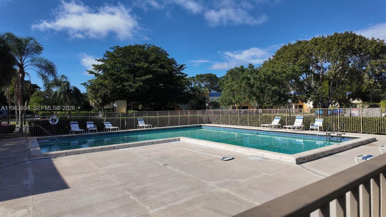 177 Lakeview Dr, Unit 103, Weston, FL 33326 Photo