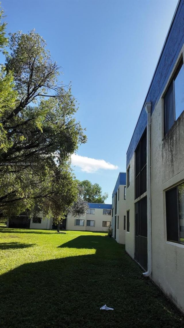 177 Lakeview Dr, Unit 103, Weston, FL 33326 Photo