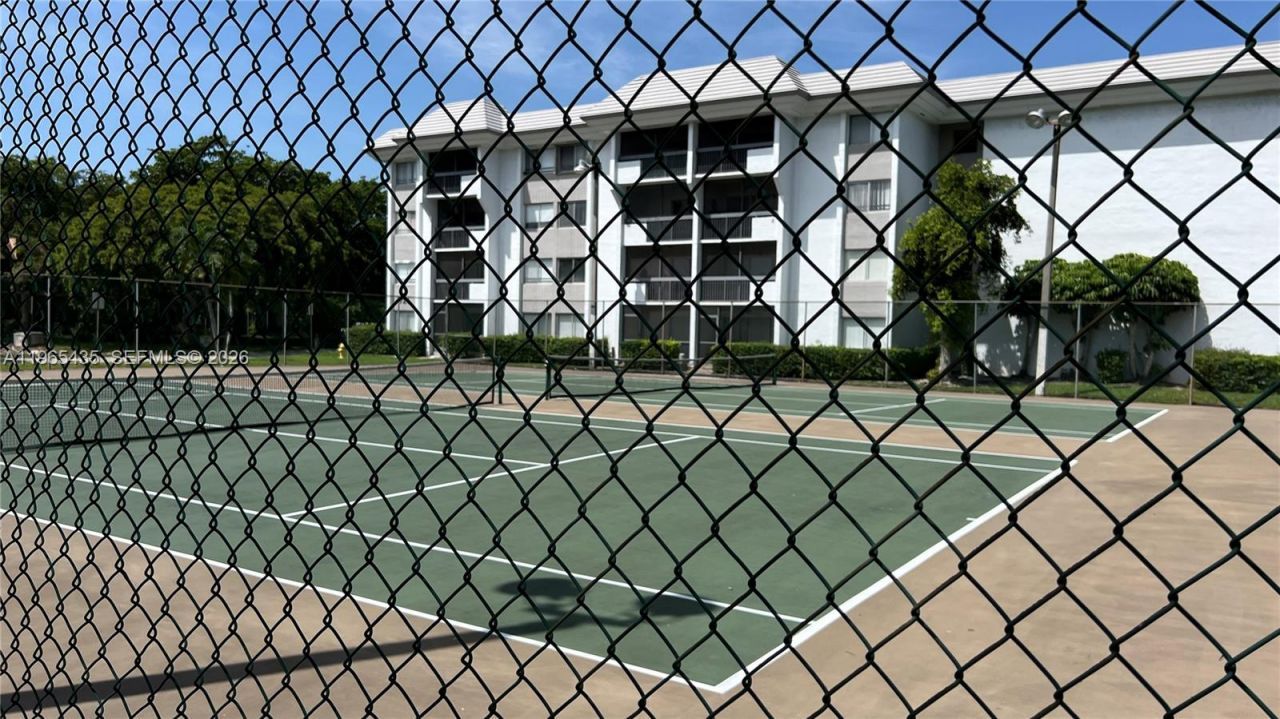 711 N Pine Island Rd , Unit 211, Plantation, FL 33324 Photo