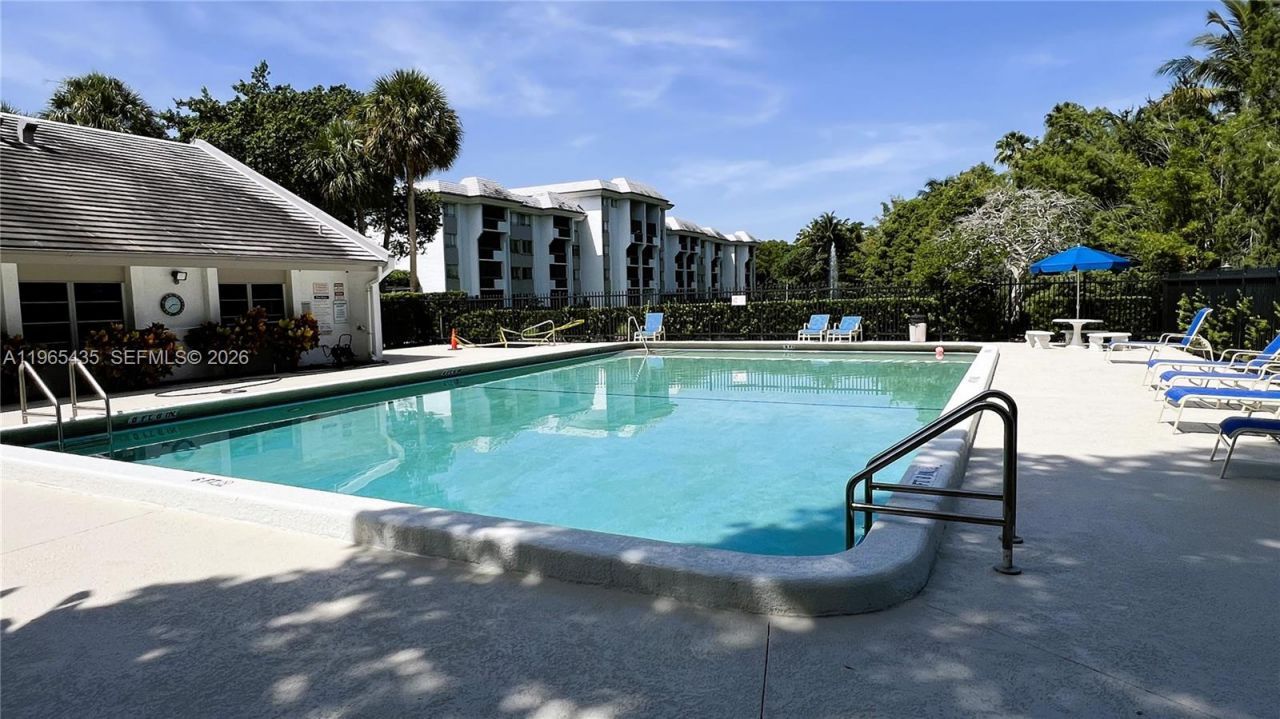 711 N Pine Island Rd , Unit 211, Plantation, FL 33324 Photo