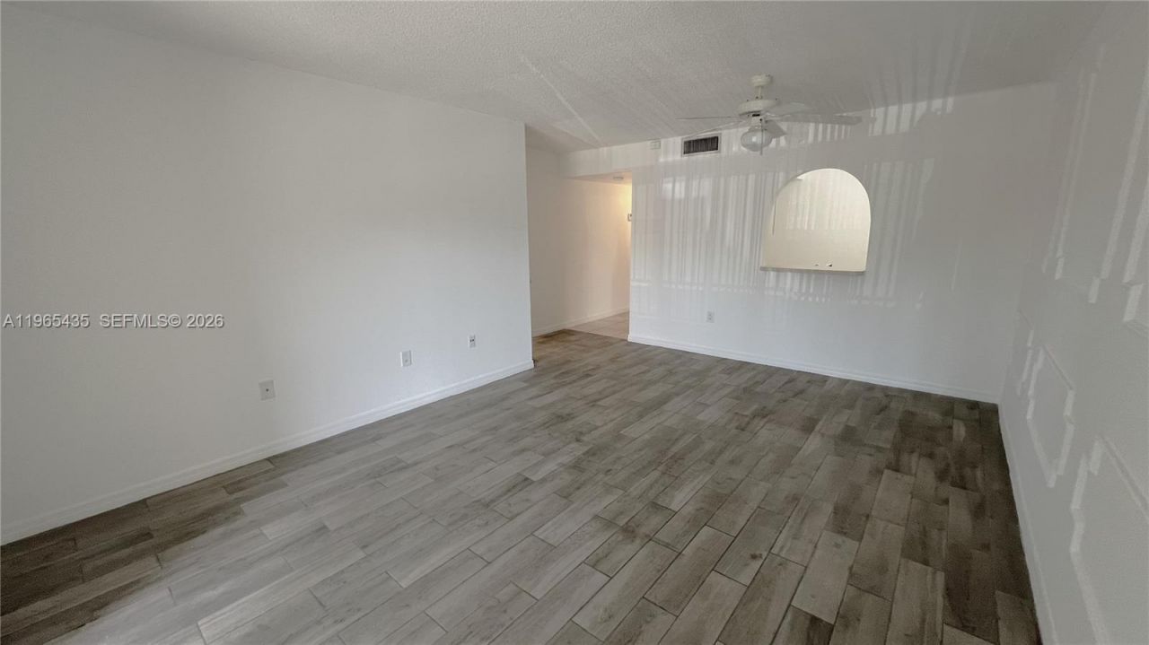 711 N Pine Island Rd , Unit 211, Plantation, FL 33324 Photo