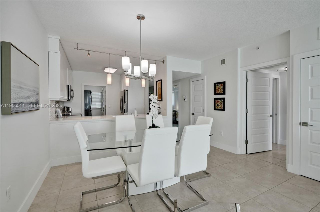 18100 N Bay Rd, Unit 508, Sunny Isles Beach, FL 33160 Photo