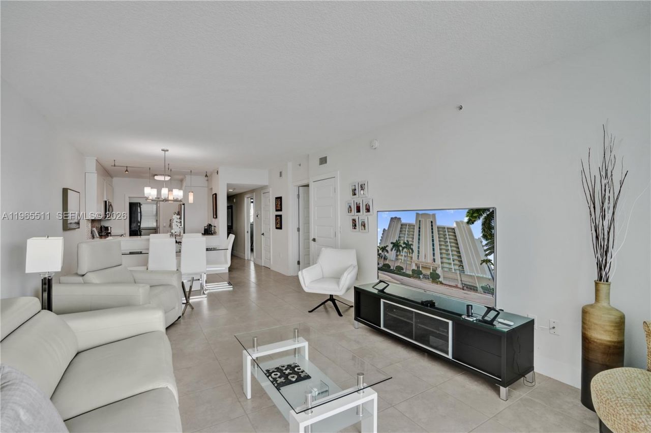 18100 N Bay Rd, Unit 508, Sunny Isles Beach, FL 33160 Photo