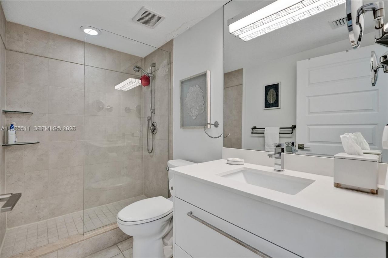 18100 N Bay Rd, Unit 508, Sunny Isles Beach, FL 33160 Photo