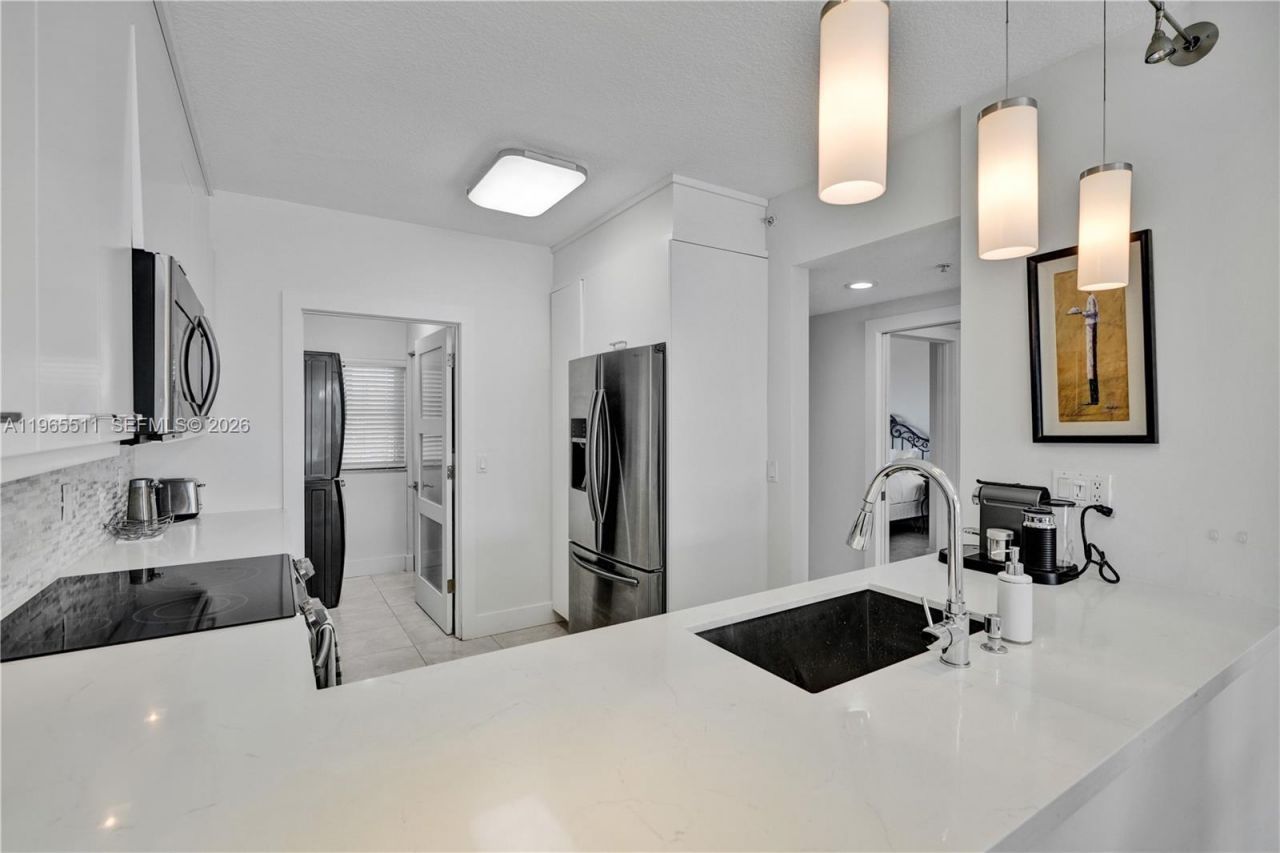 18100 N Bay Rd, Unit 508, Sunny Isles Beach, FL 33160 Photo
