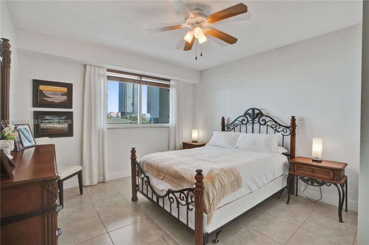 18100 N Bay Rd, Unit 508, Sunny Isles Beach, FL 33160 Photo