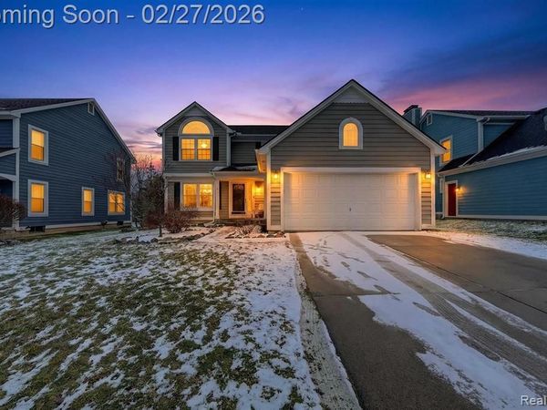 801 Linden Way, Auburn Hills, MI 48326